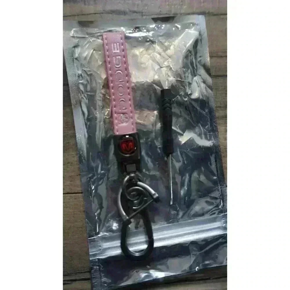 Dodge Ram Pink Leather Keychain Lanyard Horseshoe Buckle (New) - Picture 3 of 10